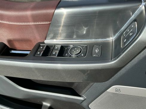 Used 2022 Ford F150 Lariat w/ Max Trailer Tow Package image 11