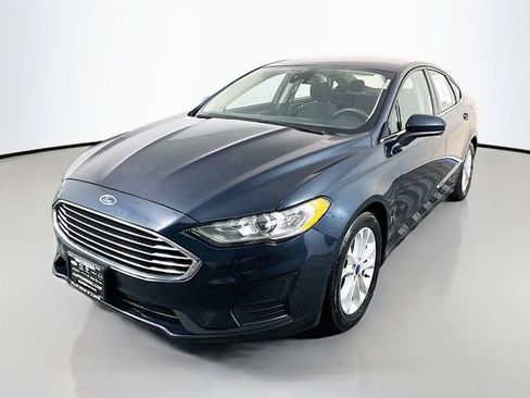 Used 2020 Ford Fusion SE FWD image 3