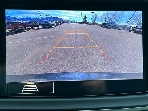 Used 2020 Buick Enclave Essence image 14