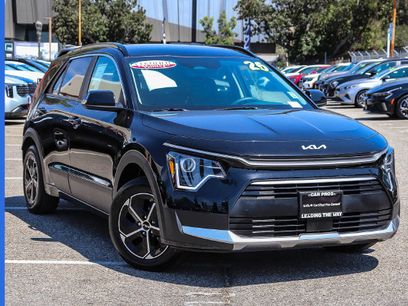 Certified 2025 Kia Niro EX