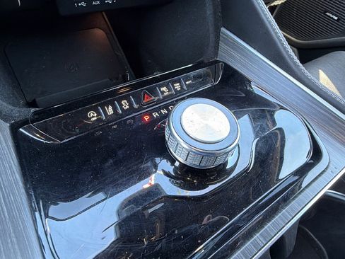 Used 2023 Jeep Wagoneer Series III w/ Preferred Equipment Group image 32