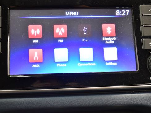 Used 2025 Nissan Versa SV FWD image 23