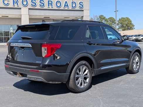 Certified 2022 Ford Explorer XLT w/ Equipment Group 202A image 2