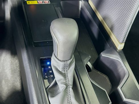 Used 2026 Toyota Camry SE FWD image 25