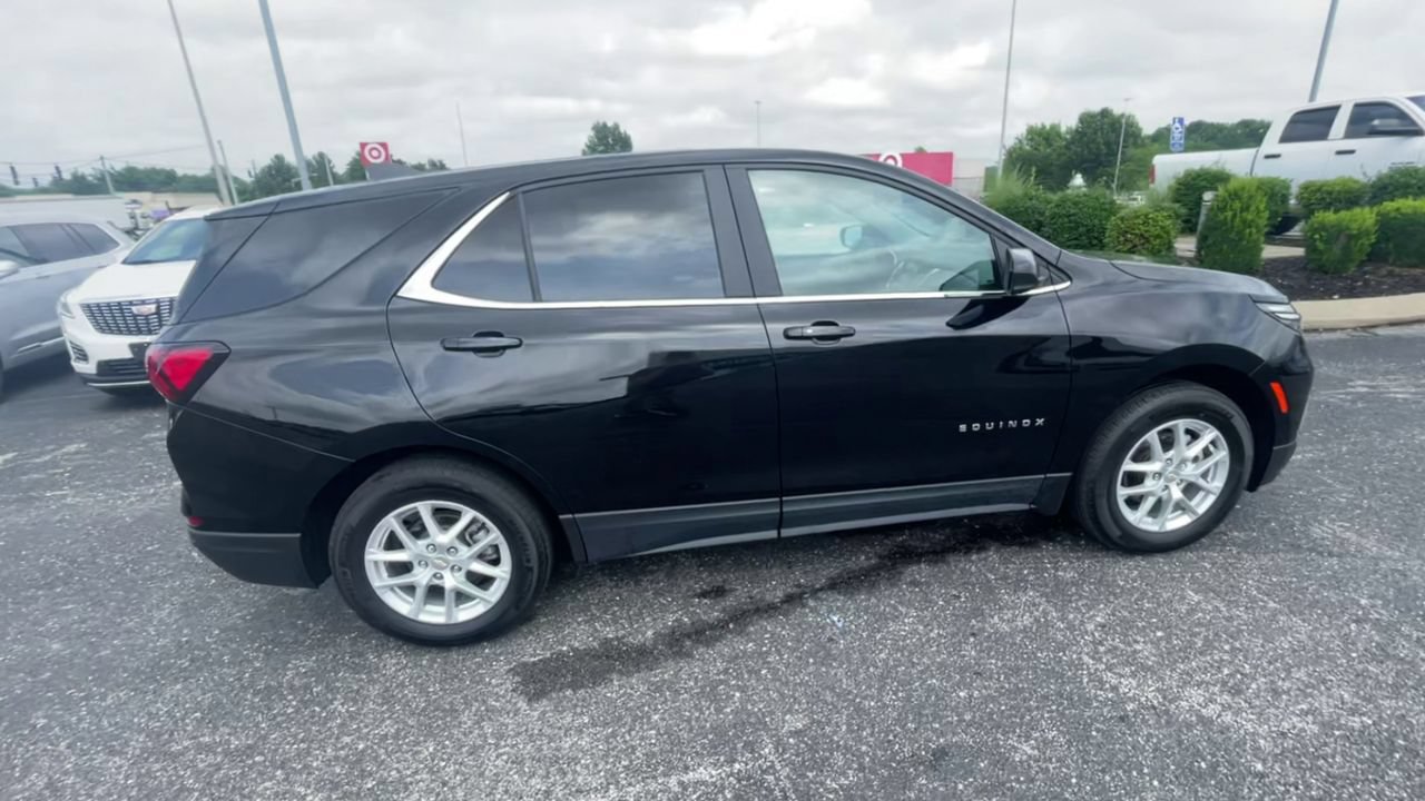 Used 2024 Chevrolet Equinox LT FWD image 2
