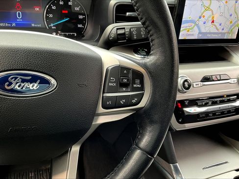 Used 2021 Ford Explorer XLT w/ Equipment Group 202A image 13