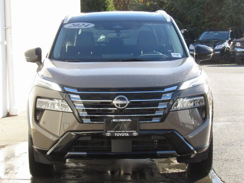 Used 2024 Nissan Rogue Platinum w/ Platinum Premium Package image 3