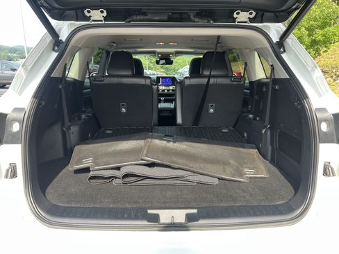 Used 2023 Toyota Highlander XLE AWD/4WD image 24