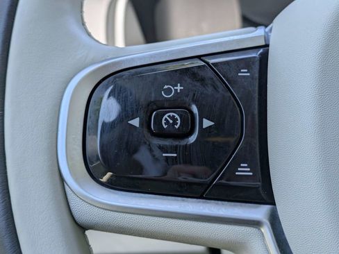 Used 2025 Volvo XC90 B6 Plus w/ Protection Package Premier image 37