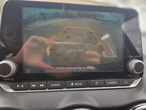 Used 2021 Nissan Sentra SV FWD image 22