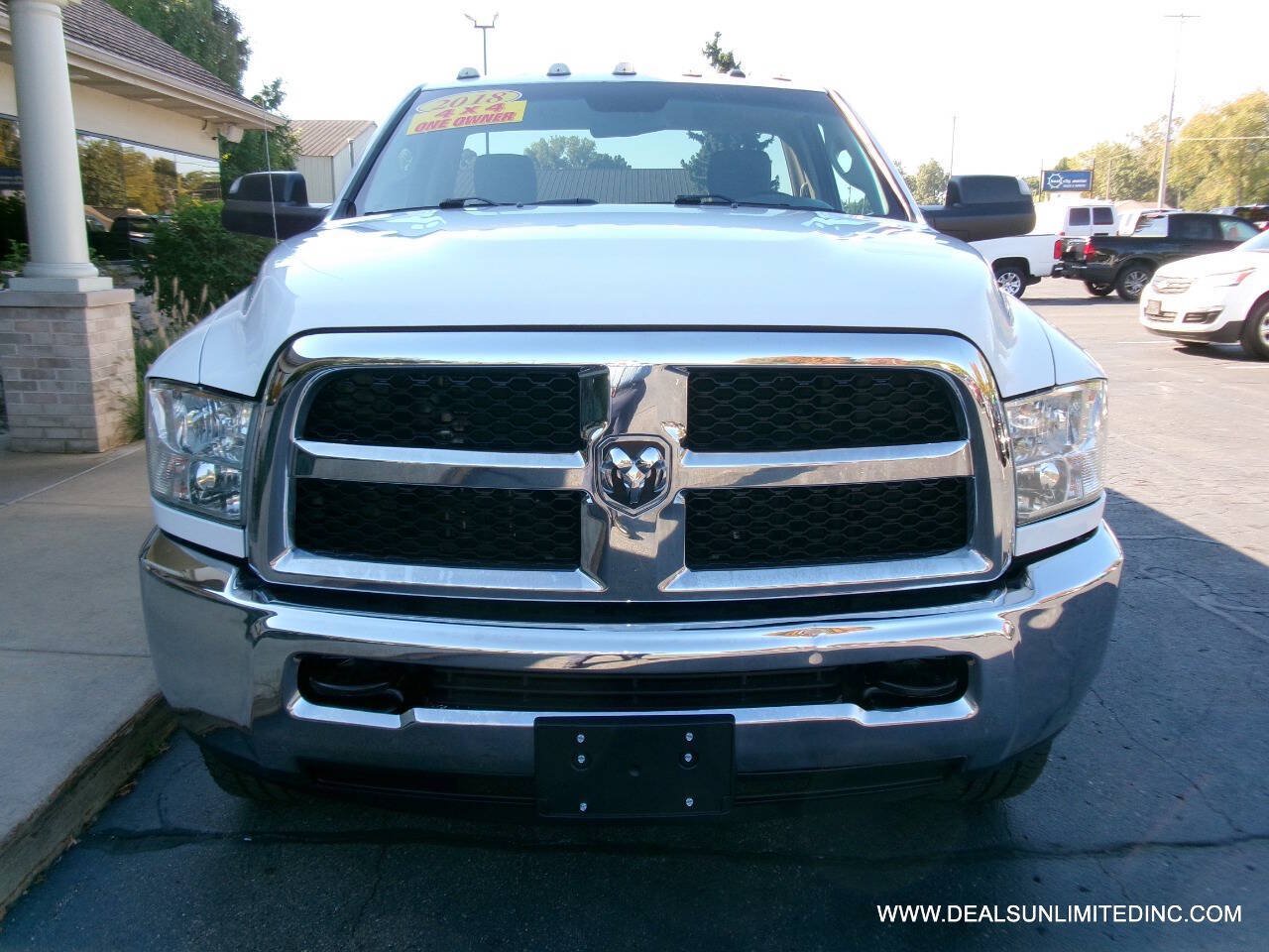 Used 2018 RAM 3500 Tradesman w/ Chrome Appearance Group AWD/4WD image 20