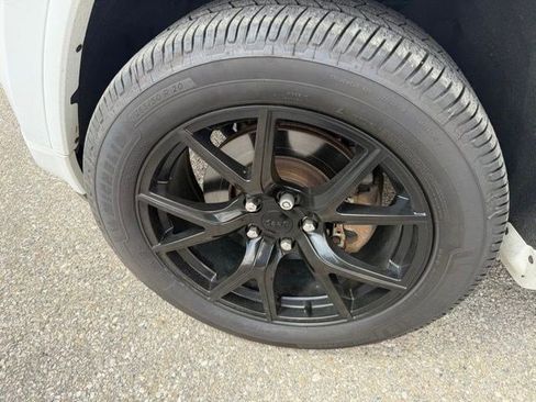 Used 2015 Jeep Grand Cherokee Overland image 10