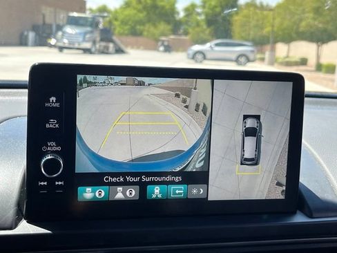 Used 2023 Honda Pilot TrailSport image 10