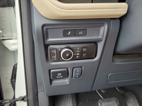 Used 2024 Ford Expedition Platinum AWD/4WD image 21