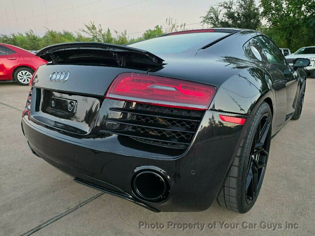 Used 2015 Audi R8 V8 w/ Extended Leather Package AWD/4WD image 15