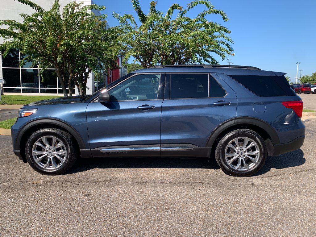 Used 2020 Ford Explorer XLT w/ Equipment Group 202A AWD/4WD image 5