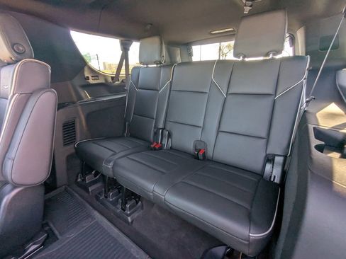 Used 2023 Cadillac Escalade ESV Premium Luxury image 15