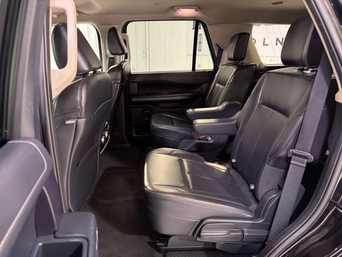 Used 2024 Ford Expedition XLT RWD image 24