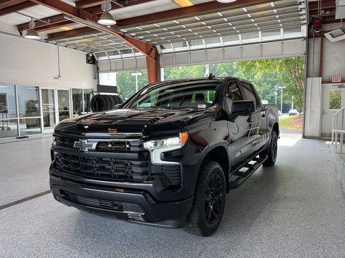 New 2026 Chevrolet Silverado 1500 RST w/ Z71 Off-Road Package AWD/4WD image 4