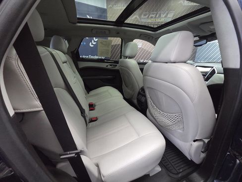 Used 2016 Cadillac SRX Premium image 29