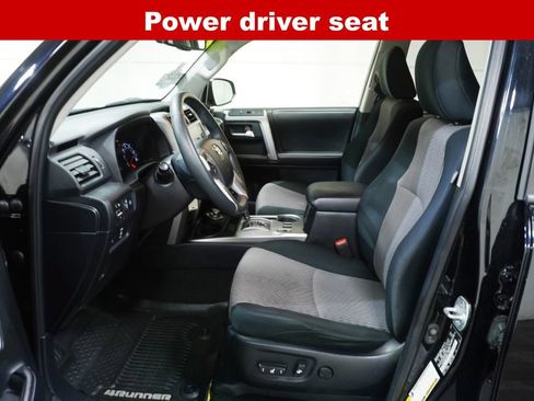 Used 2020 Toyota 4Runner SR5 AWD/4WD image 11