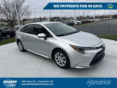 Used 2024 Toyota Corolla LE image 1