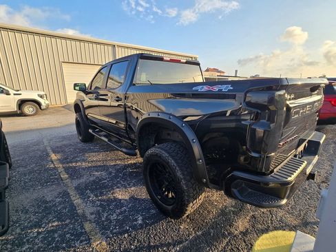 Used 2024 Chevrolet Silverado 1500 Custom w/ Turbomax Blackout Package AWD/4WD image 5