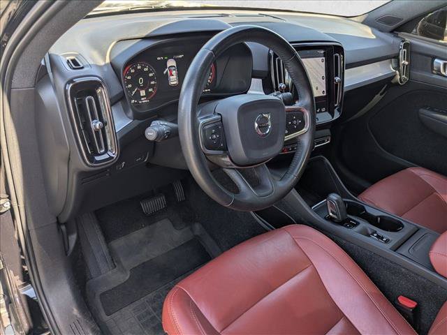 Used 2020 Volvo XC40 T5 Momentum w/ Protection Package Premier AWD/4WD image 9