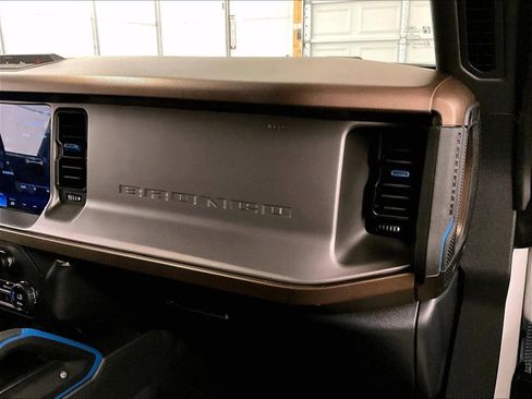 Used 2021 Ford Bronco Outer Banks AWD/4WD image 15