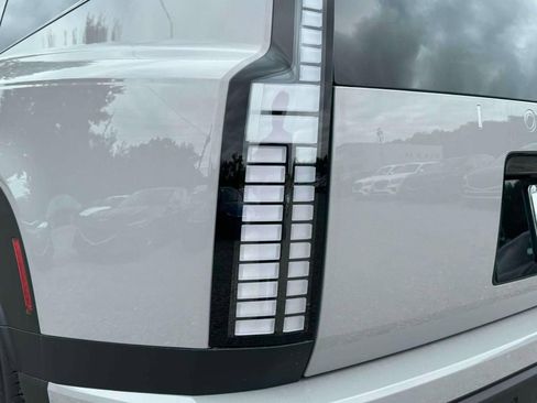 New 2026 Hyundai Ioniq 9 SE AWD/4WD image 8