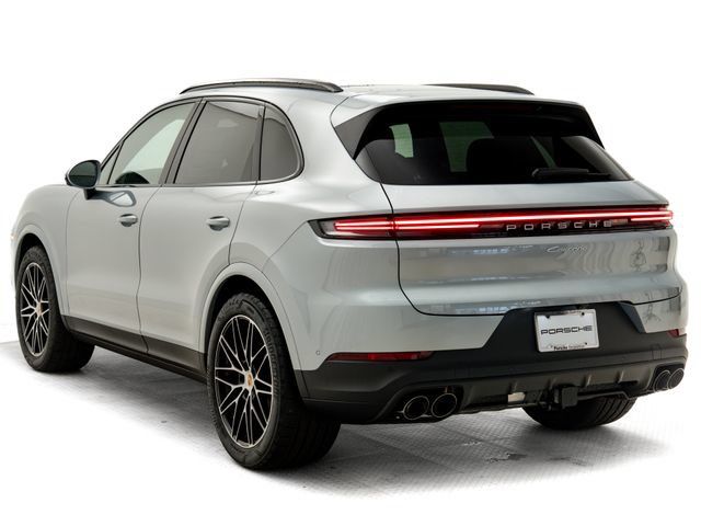 Certified 2026 Porsche Cayenne AWD/4WD image 3