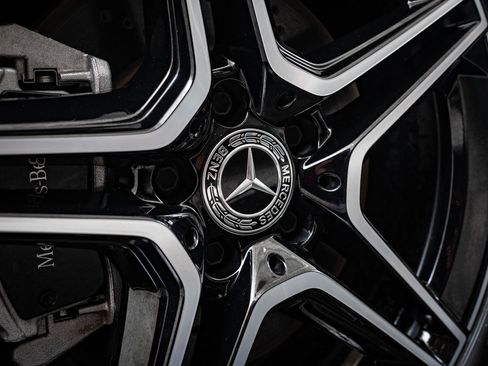 Used 2024 Mercedes-Benz GLB 250 4MATIC image 8