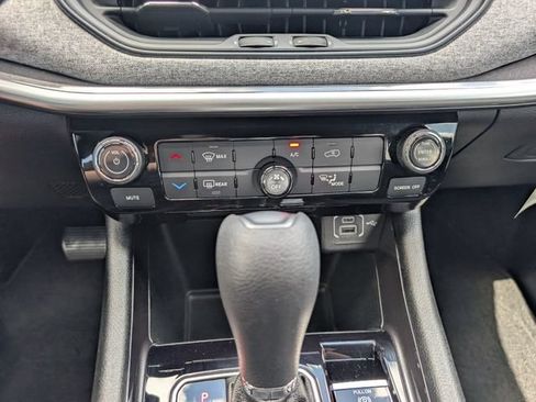 Used 2025 Jeep Compass Sport AWD/4WD image 17