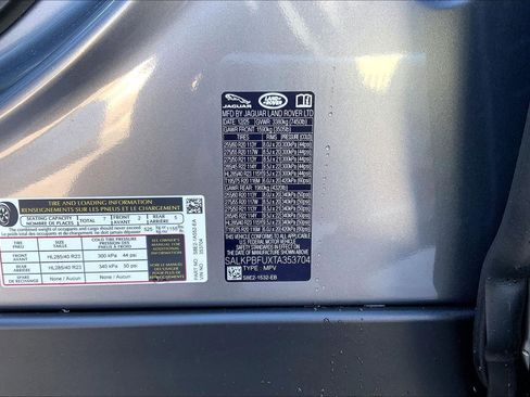 New 2026 Land Rover Range Rover Long Wheelbase SE image 18