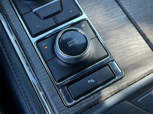 Used 2020 Ford Expedition Limited image 46