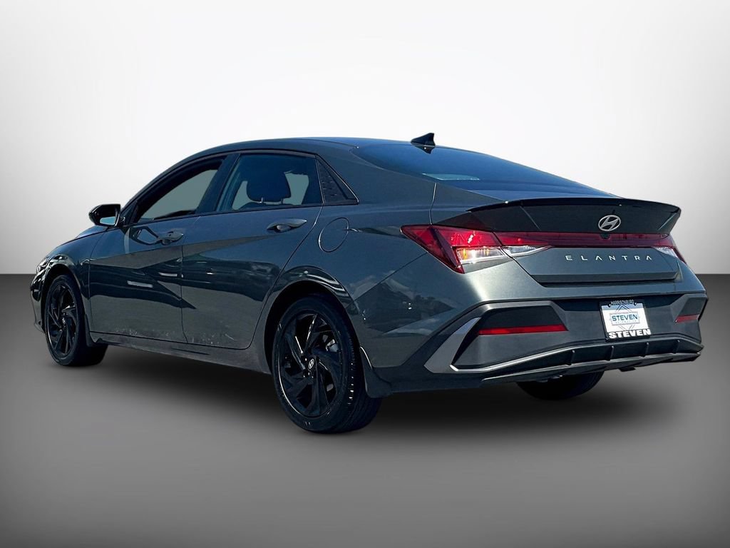 Certified 2026 Hyundai Elantra Sport FWD image 4