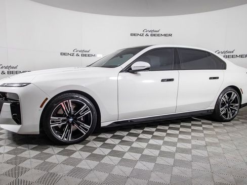Used 2023 BMW 760i xDrive w/ Executive Package AWD/4WD image 9