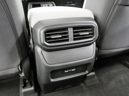 Used 2023 Honda Pilot LX image 19