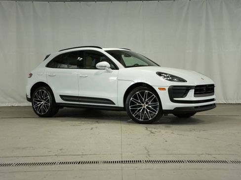 New 2025 Porsche Macan image 9