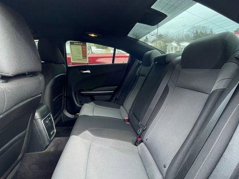 Used 2016 Dodge Charger SXT image 22