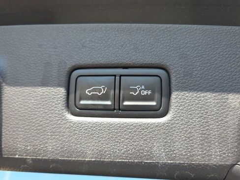 Used 2023 Kia Carnival EX FWD image 25