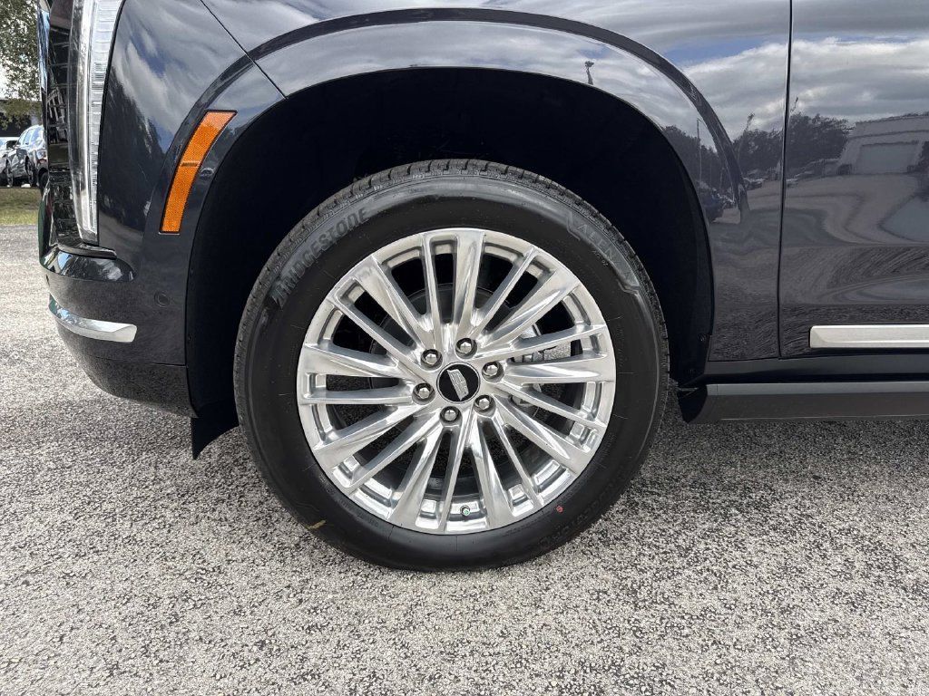 New 2026 Cadillac Escalade ESV Luxury w/ Touring Package AWD/4WD image 10