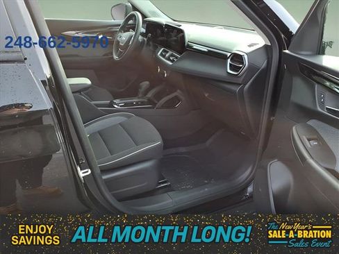 Used 2024 Chevrolet TrailBlazer LS w/ LS Convenience Package image 9