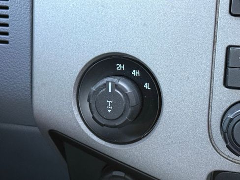 Used 2015 Ford F350 XLT w/ Snow Plow Prep Package image 16