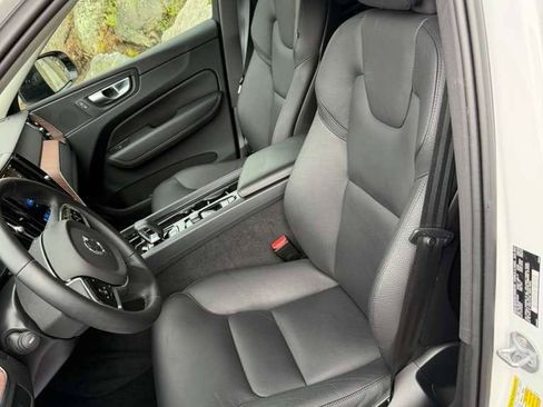 Used 2024 Volvo XC60 B5 Plus w/ Protection Package Premier AWD/4WD image 13