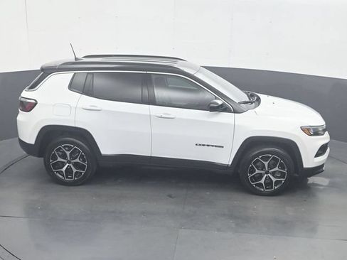 Used 2025 Jeep Compass Limited AWD/4WD image 26