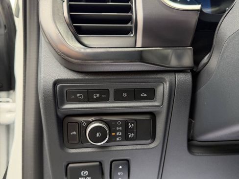 Used 2024 Ford F150 Platinum AWD/4WD image 32