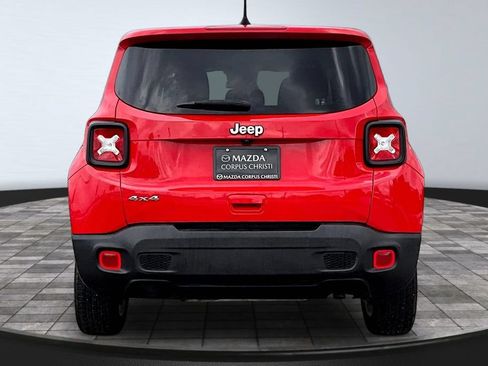 Used 2023 Jeep Renegade Latitude AWD/4WD image 6