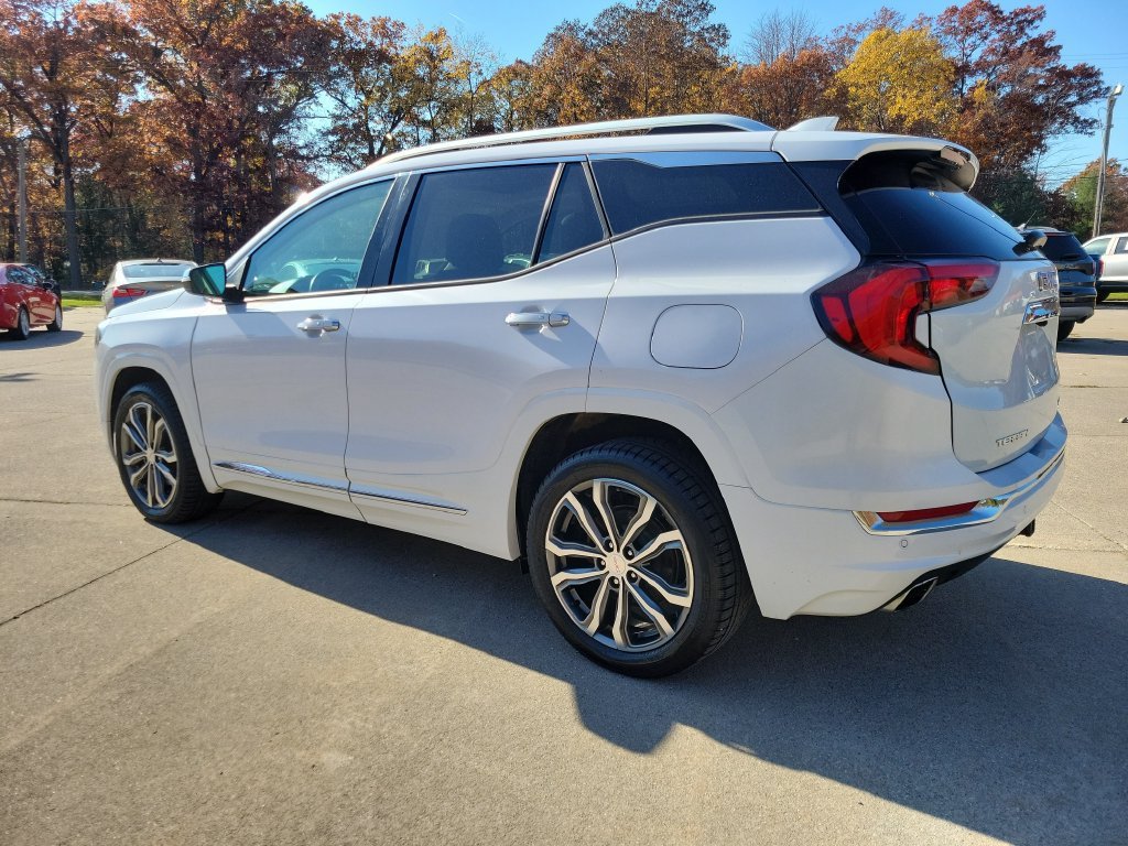Used 2018 GMC Terrain Denali w/ GMC Pro Grade Package AWD/4WD image 3