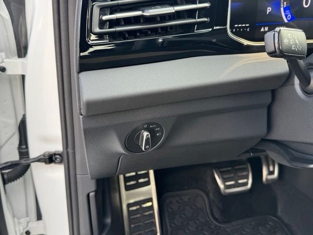 Certified 2026 Volkswagen Jetta Sport FWD image 33